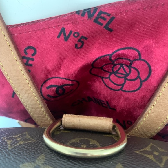 DISCONTINUED Louis Vuitton Montsouris backpack in brown monogram canvas. - Picture 4 of 16